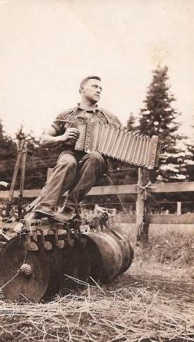 Pete Gertsch and his accordion