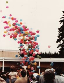1982 Final day of Garden Home School - balloon release