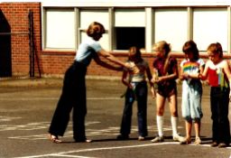 1982 Final day of Garden Home School - te in long pants, girls