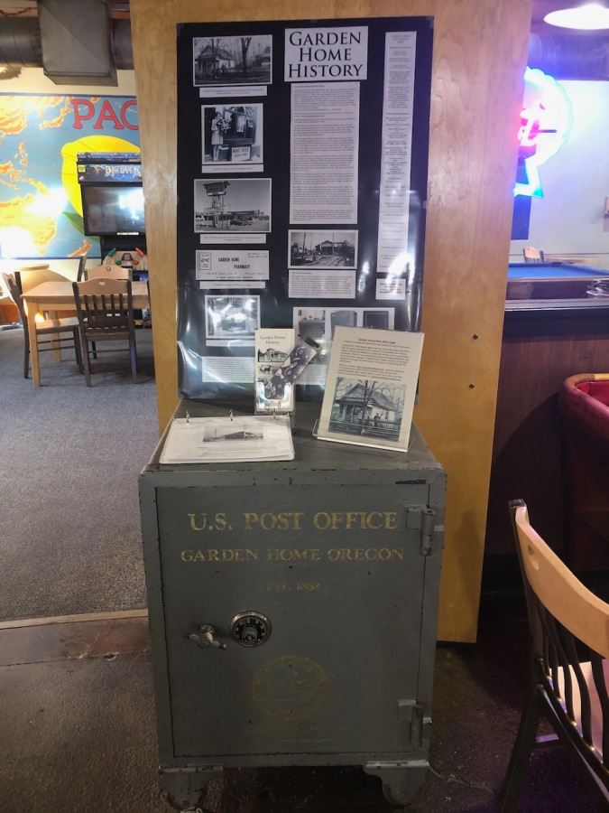 2020 Old Market Pub - Garden Home Post Office safe